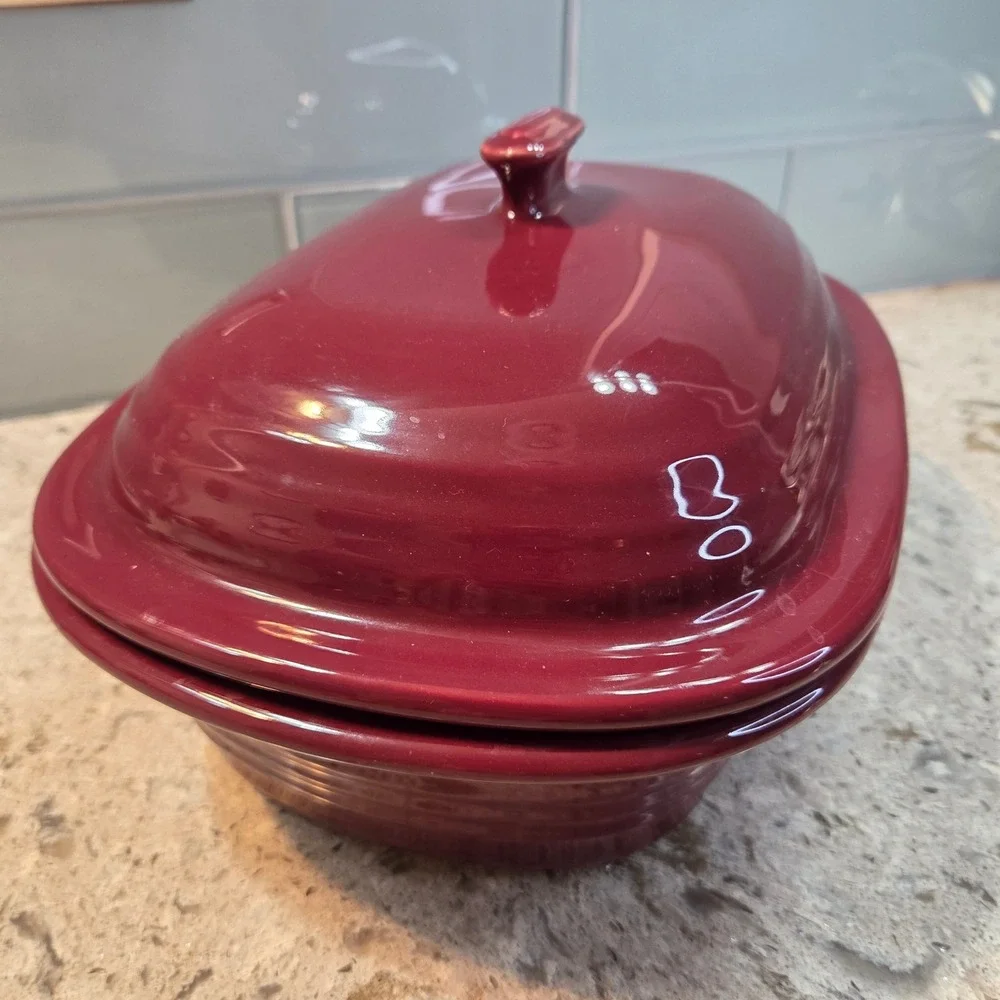 Pampered Chef Deep Covered Baker Cranberry Burgundy Stoneware 3.1 Qt 2101 USA